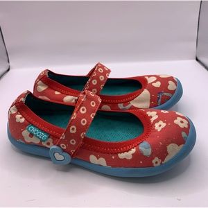 Little Kid Chooze size 13 Mary Jane flats girls red dotted